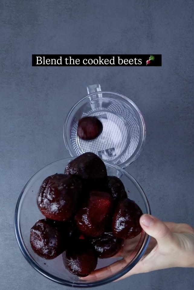 Colouring Eggs with Beets