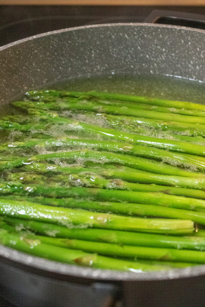 How to Cook Green Asparagus